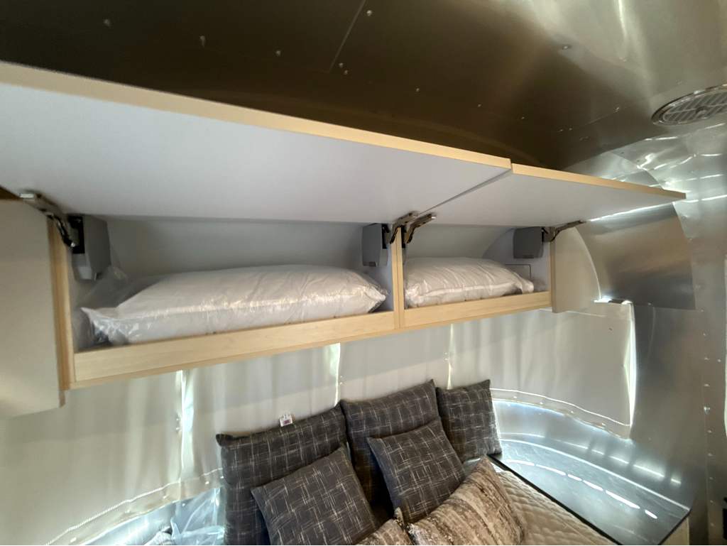 2026 AIRSTREAM FLYING CLOUD 28RBQ - Image 25