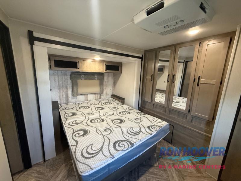 2023 Palomino Puma 32BHFS - Image 10