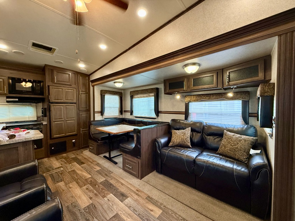 2016 Rockwood 8280WS - Image 7