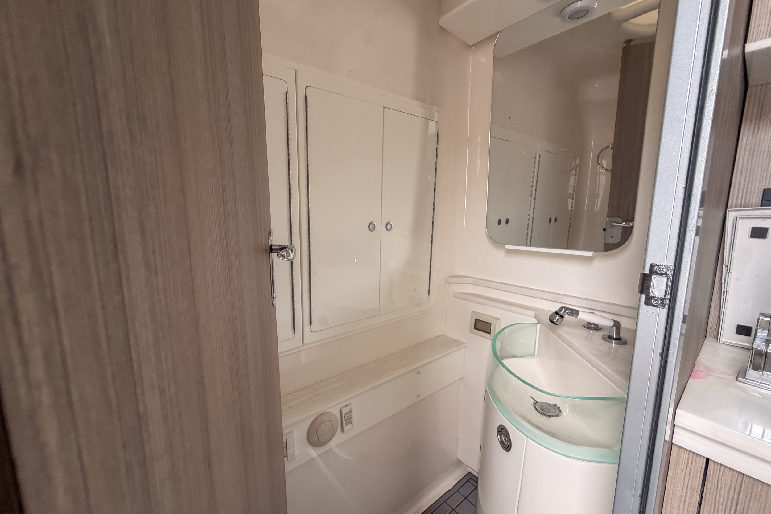 2020 Fountain 43 NX - Image 48