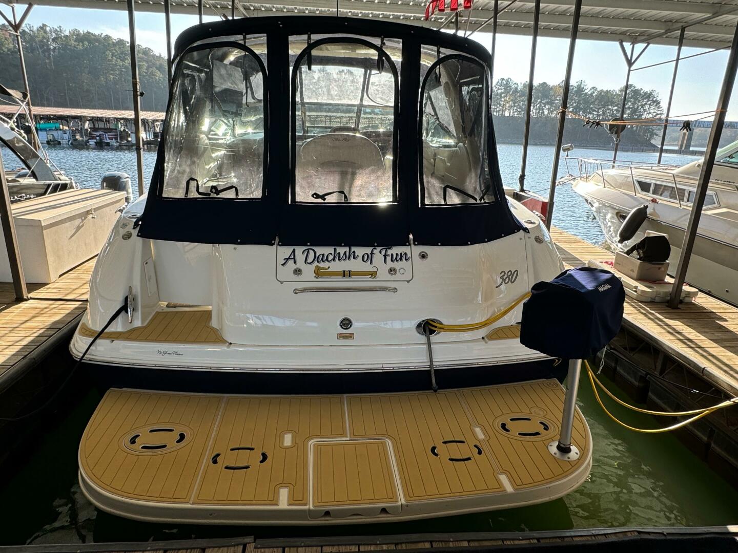 2004 Sea Ray 380 Sundancer - Image 9