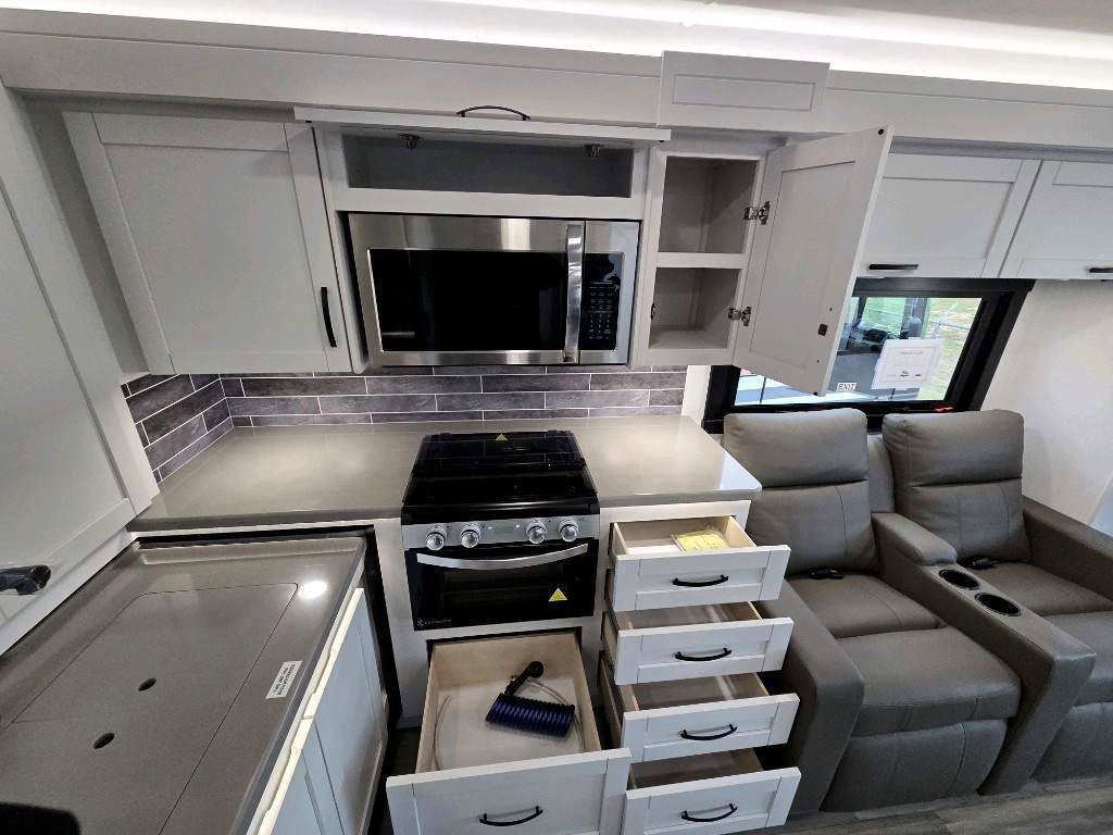 2026 JAYCO PRECEPT 31UL - Image 31