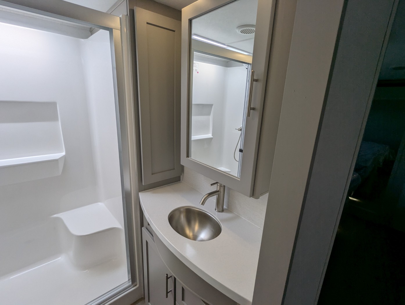 2026 Alliance RV Avenue 38DBL - Image 12