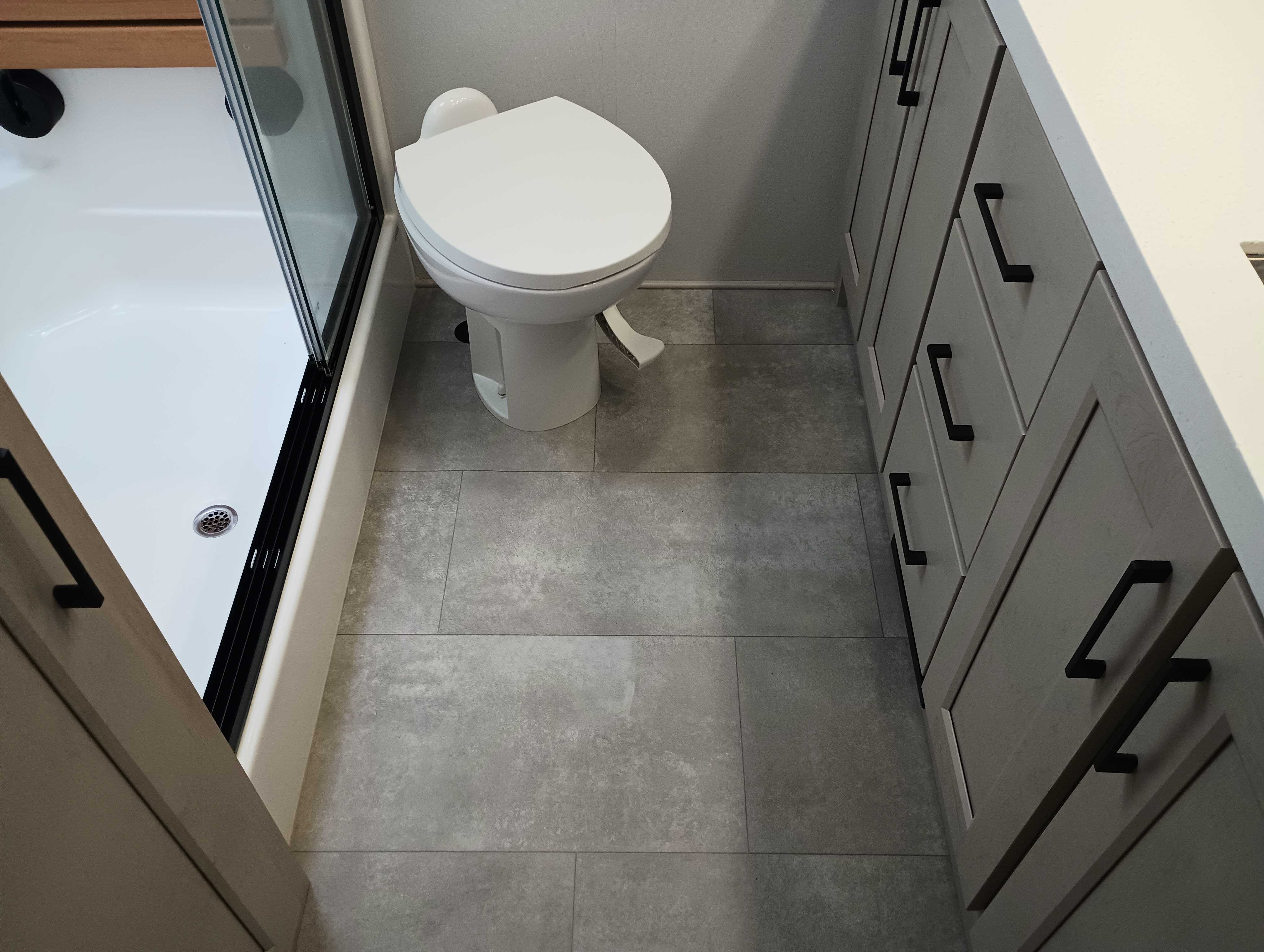 2025 Grand Design Solitude 390RK - Image 19
