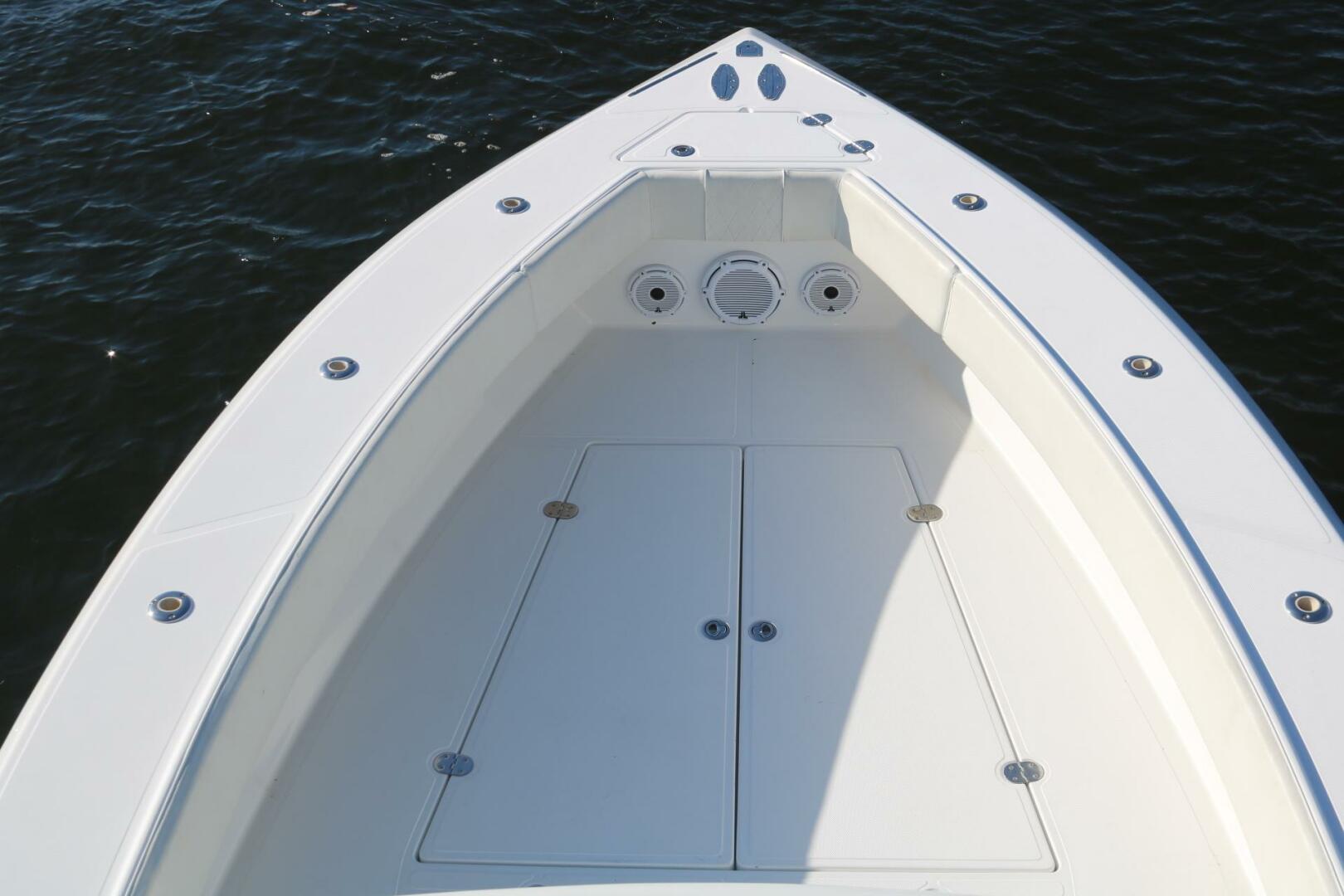 2008 Venture 39 Center Console - Image 5