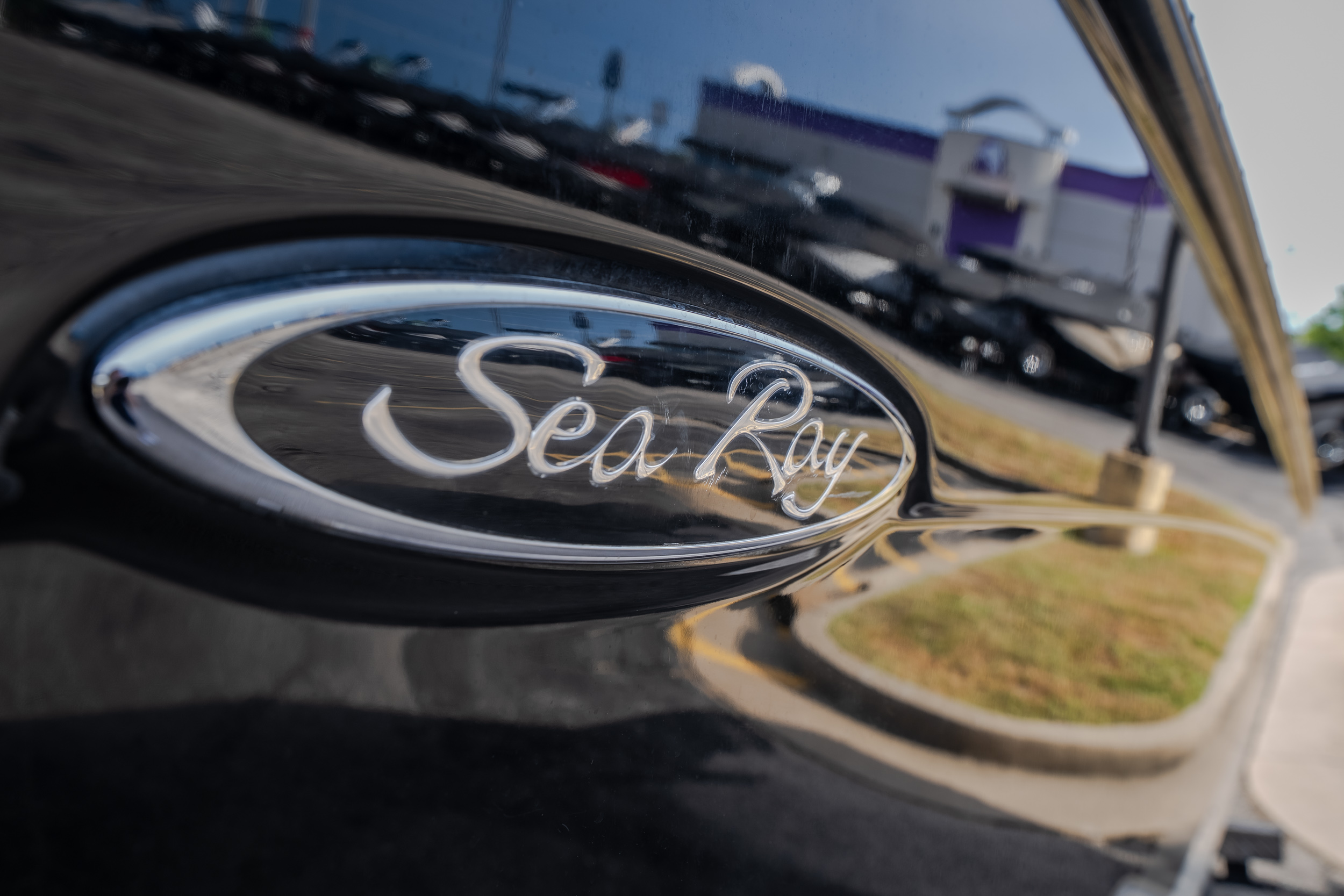2006 Sea Ray 270 SLX - Image 3