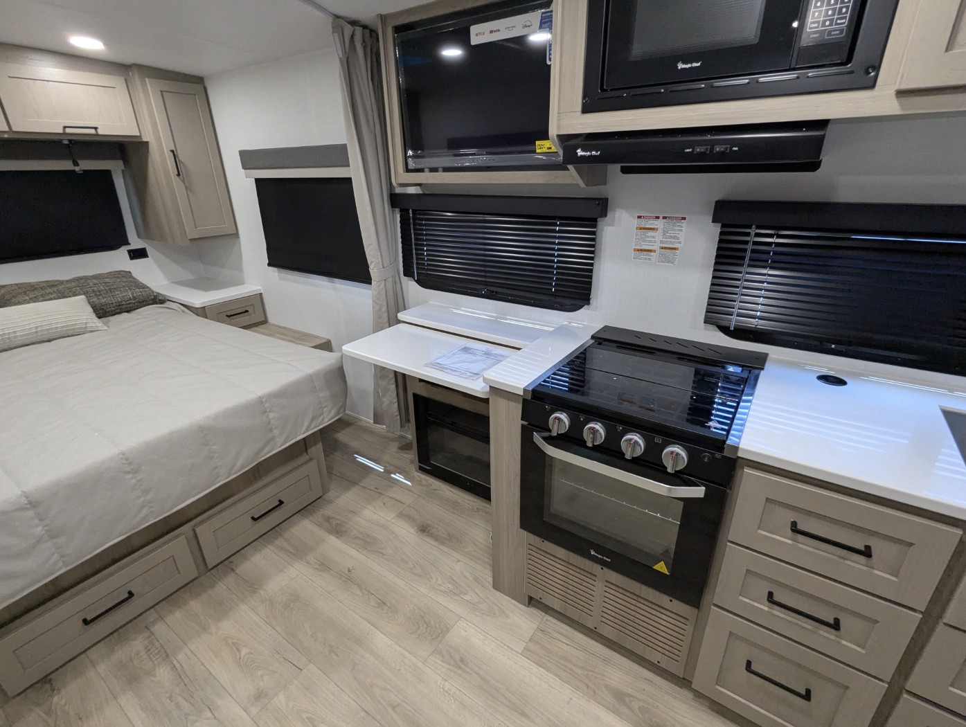 2026 Forest River Rockwood Mini Lite 2205S - Image 10