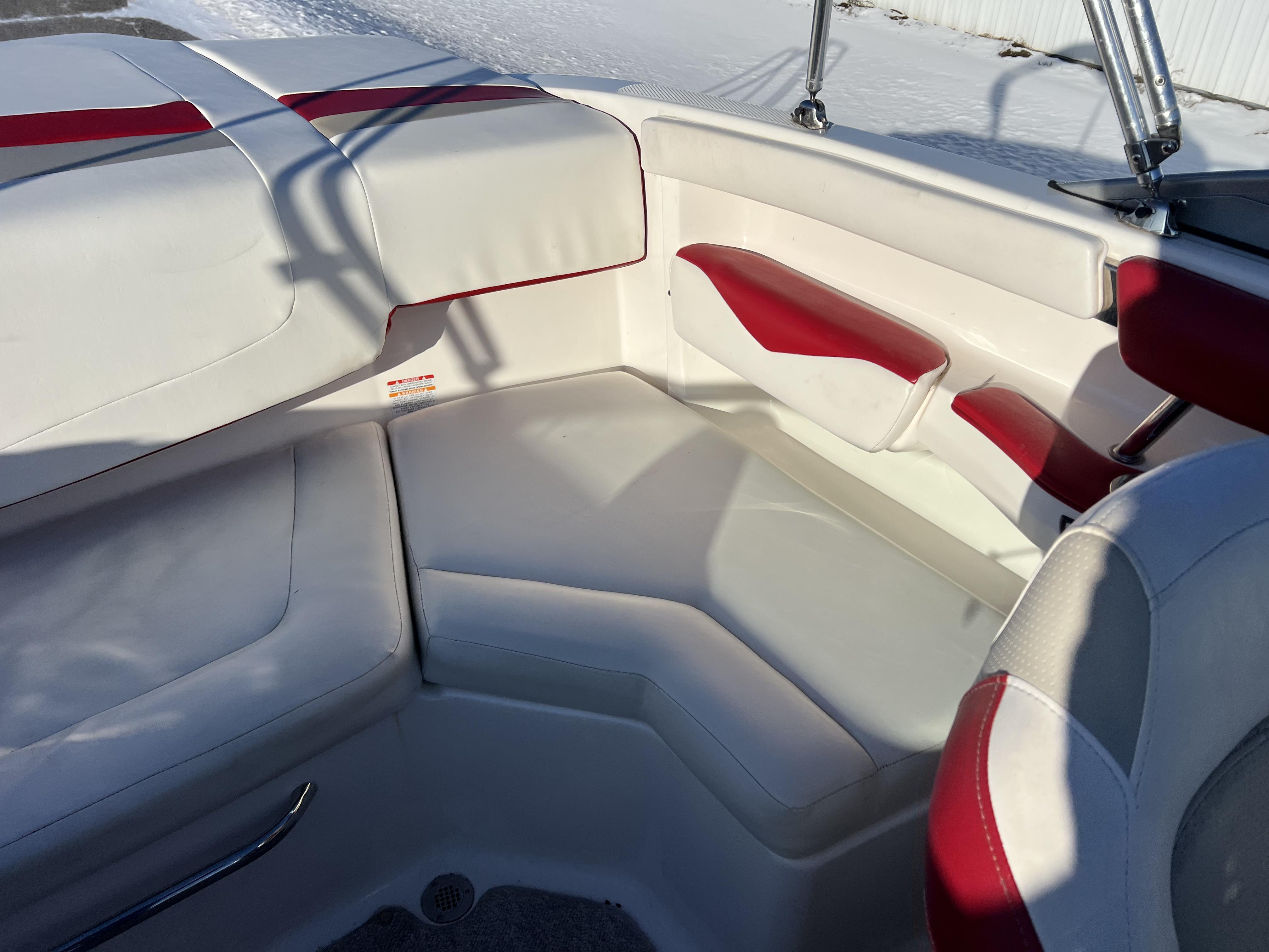 2010 CHAPARRAL 216 - Image 16
