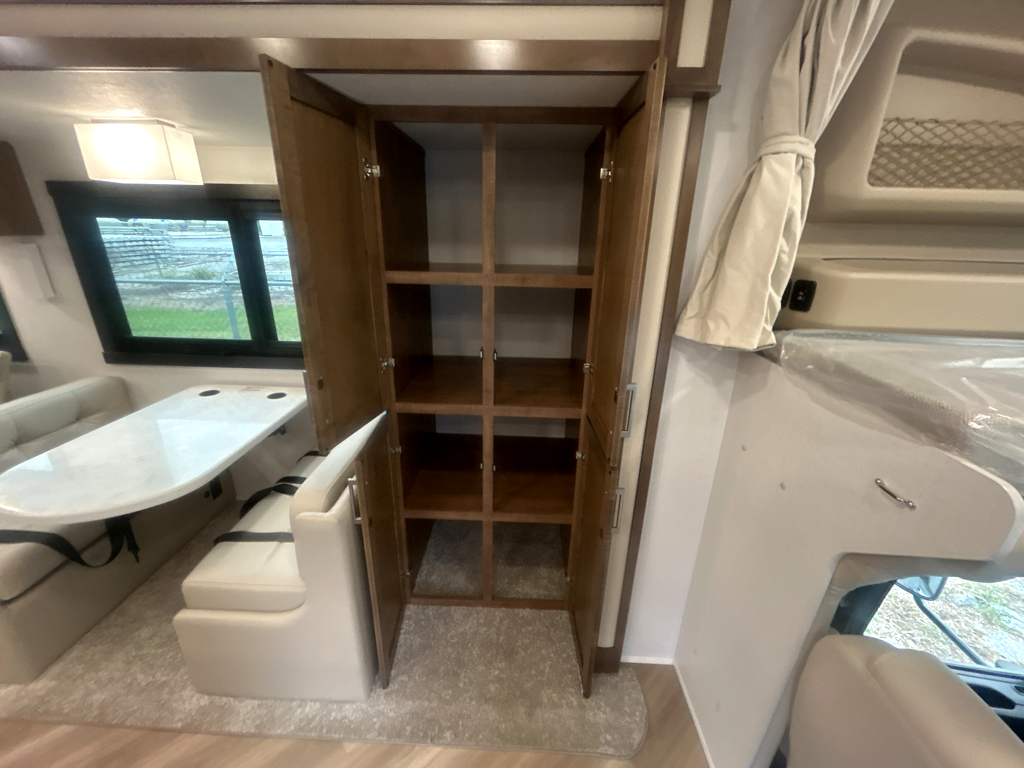 2026 ENTEGRA COACH ACCOLADE 37K - Image 31
