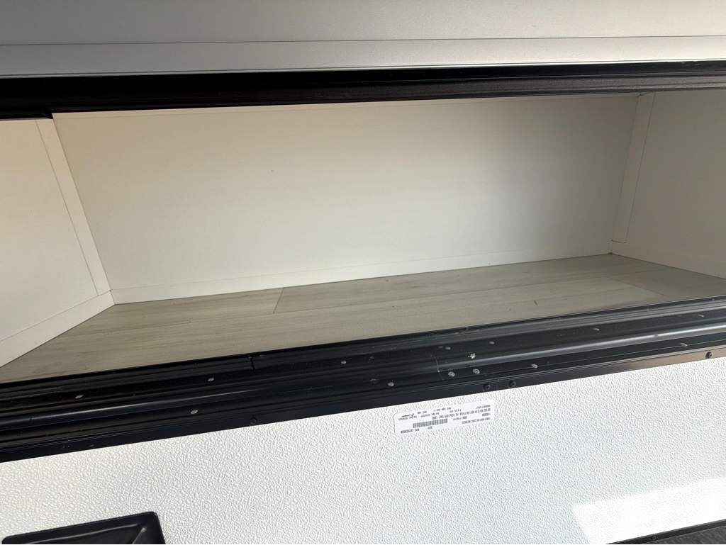 2026 FOREST RIVER SUNSEEKER 2400BDS - Image 9