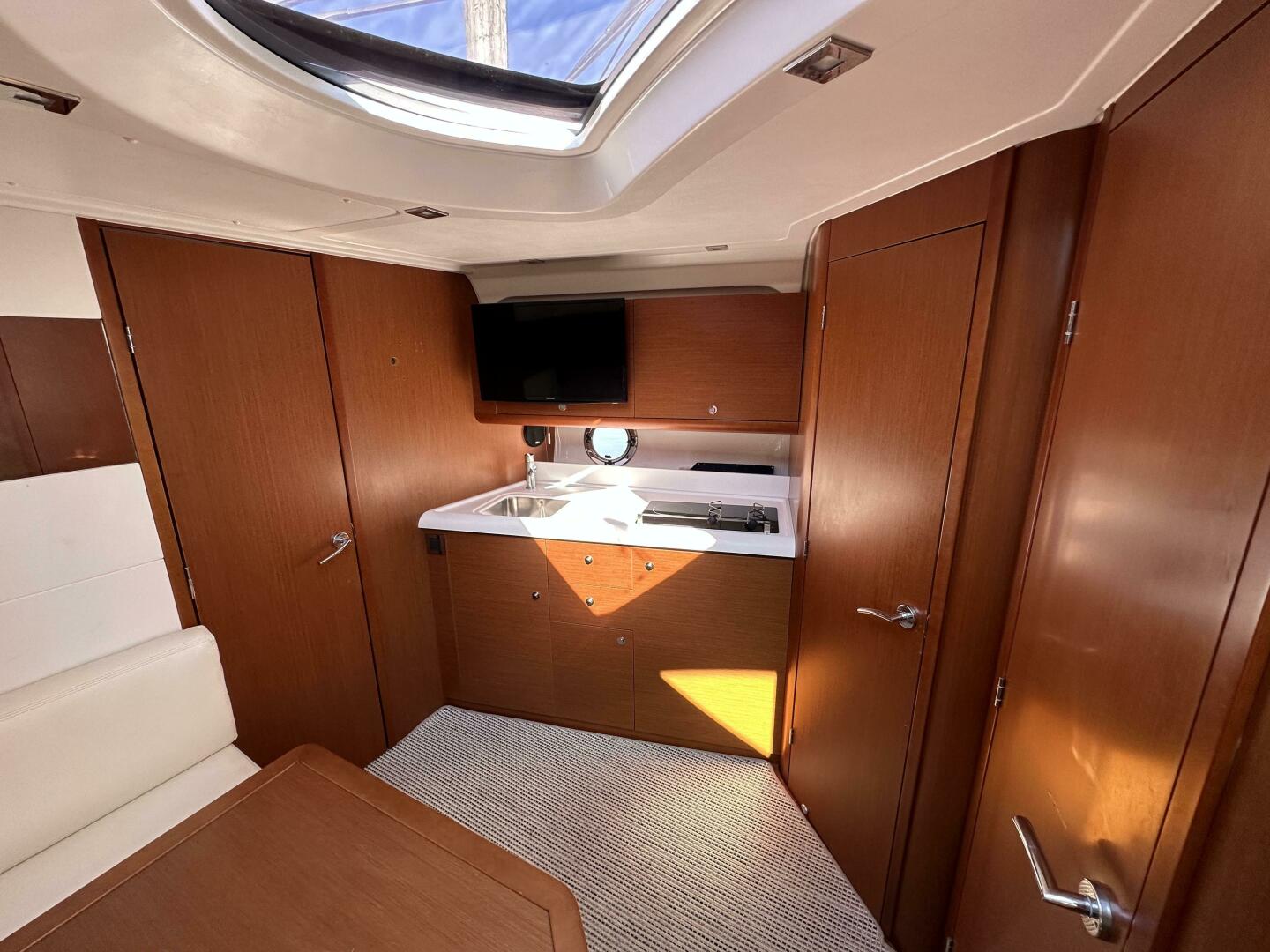 2013 BENETEAU 50 GRAN TURISMO Base - Image 19