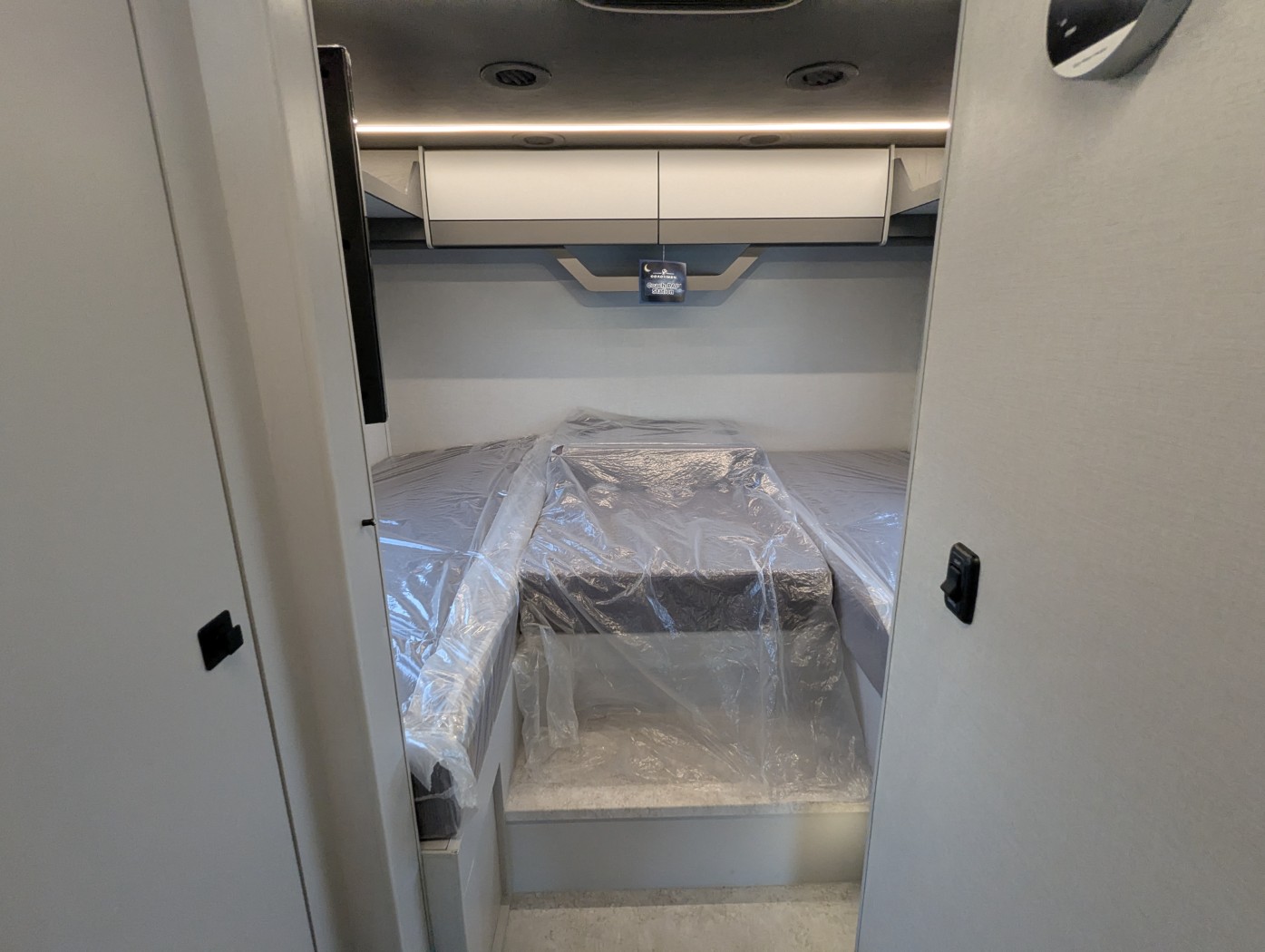 2026 Coachmen Euro 25TB - Image 24