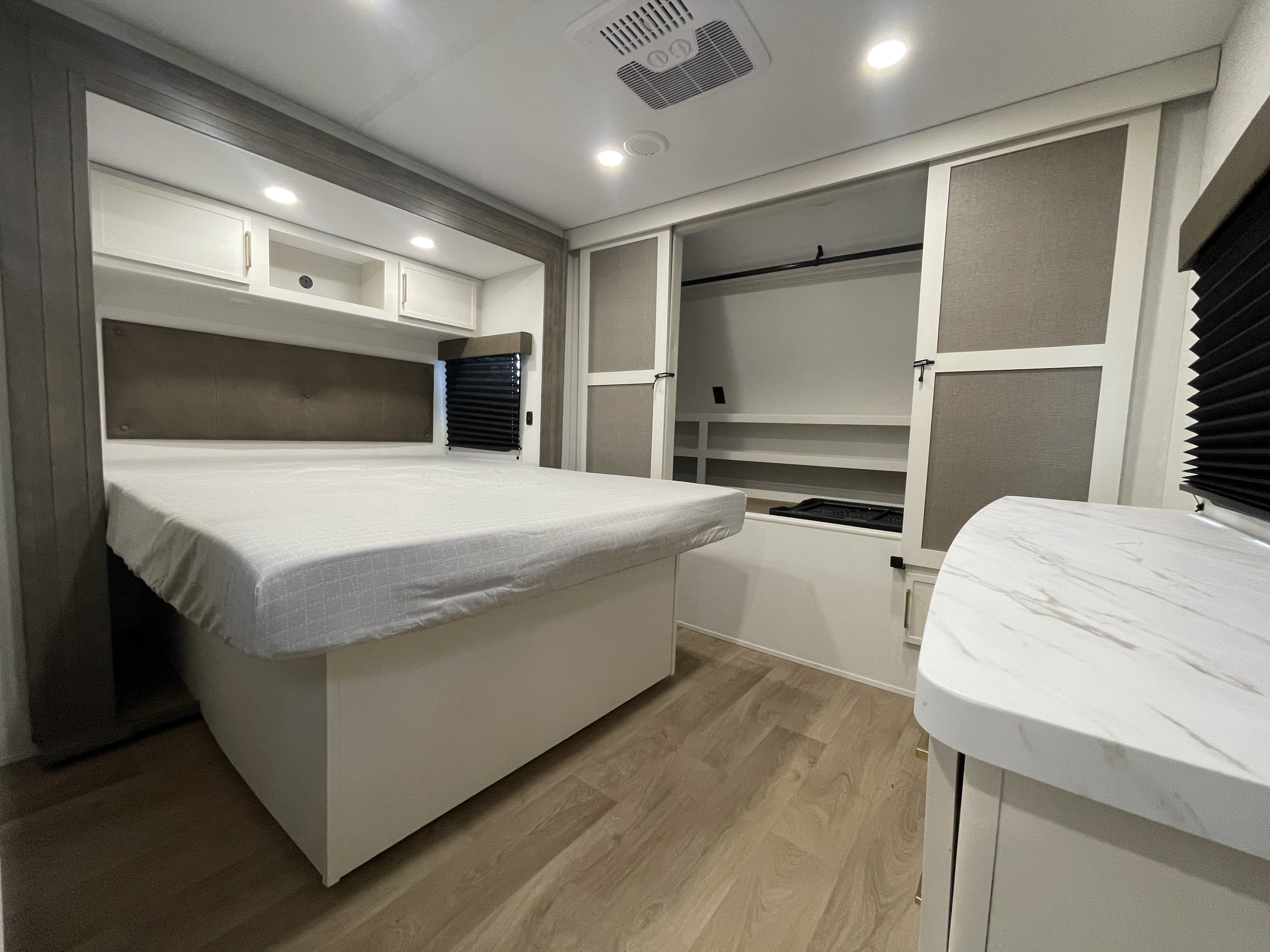 2027 Grand Design Transcend 335BHT - Image 25