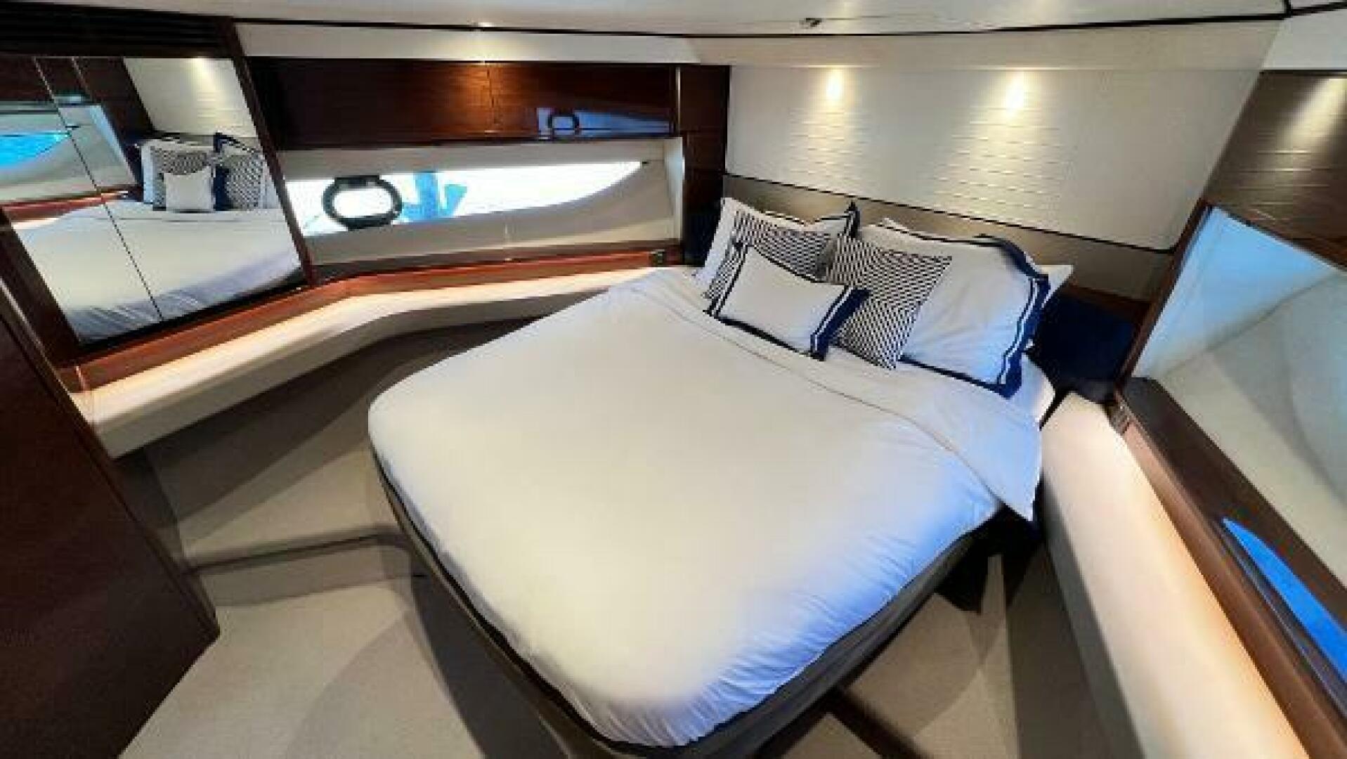 2019 Princess F62 - Image 25