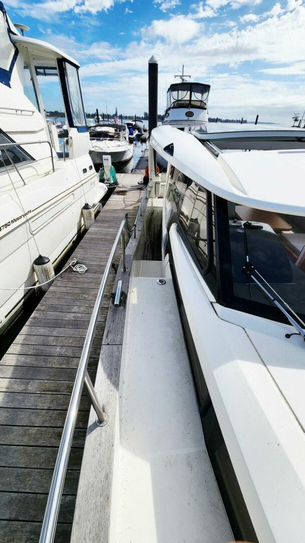 2022 Greenline 40 Hybrid - Image 12