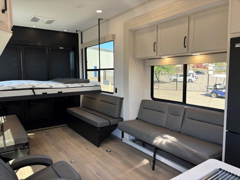 2026 Grand Design Momentum G-Class 325G - Image 7