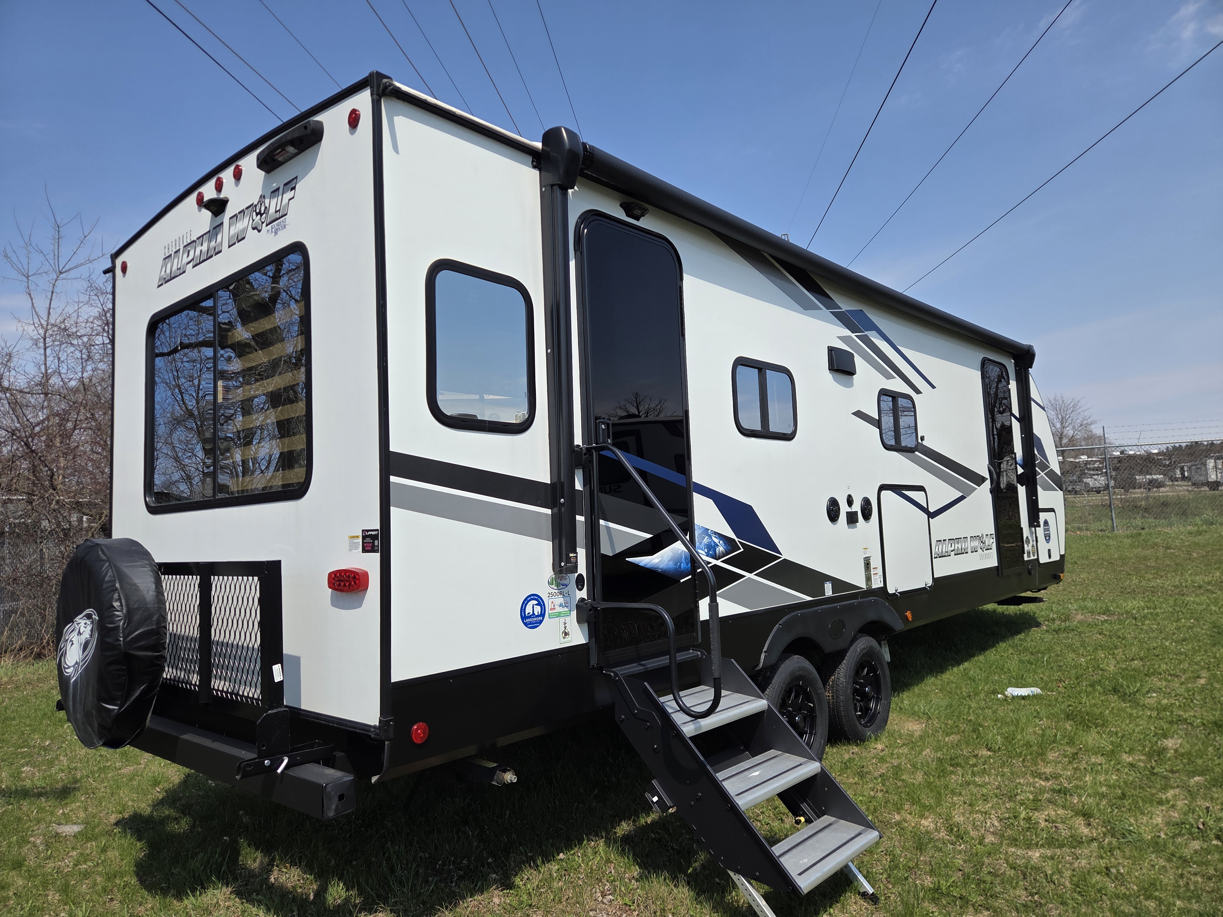 2024 Forest River Cherokee Alpha Wolf 2500RL-L - Image 3