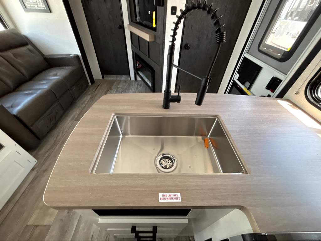 2026 VENTURE RV SIENNA 251VRB - Image 10