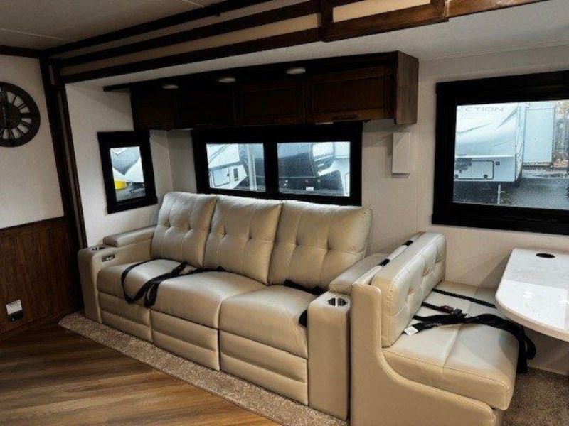2026 Entegra Coach Accolade 37K - Image 16