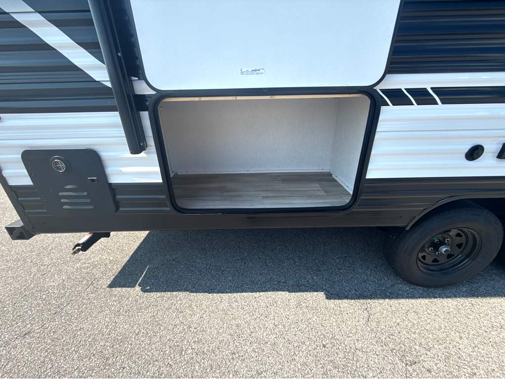 2027 HEARTLAND PROWLER 2600BH - Image 11
