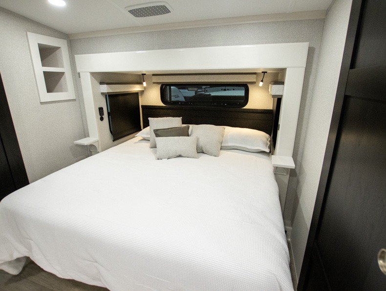 2026 Jayco Pinnacle 38FBRK - Image 25