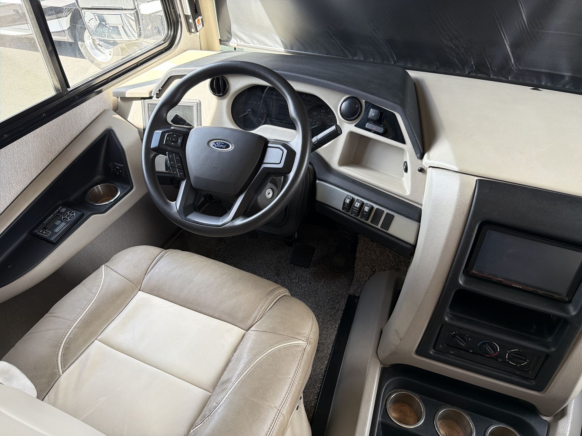 2022 Fleetwood Fortis 34MB - Image 11