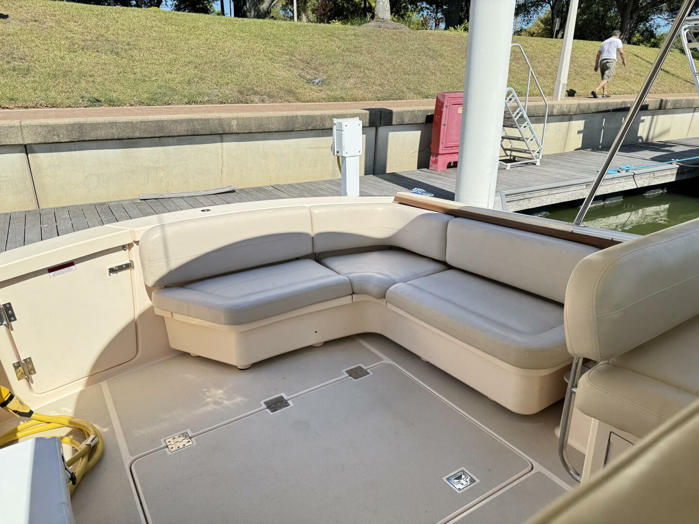 2004 Island Packet 360 Hardtop Express Cruiser - Image 6