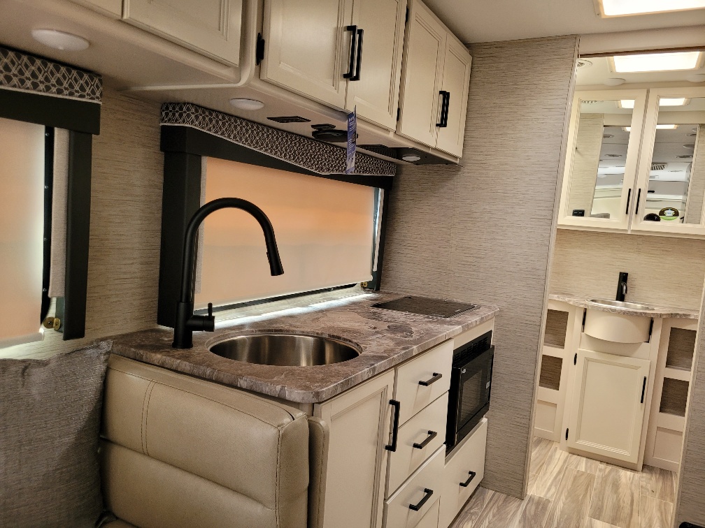 2023 Thor Motor Coach Vegas 24.3 - Image 12