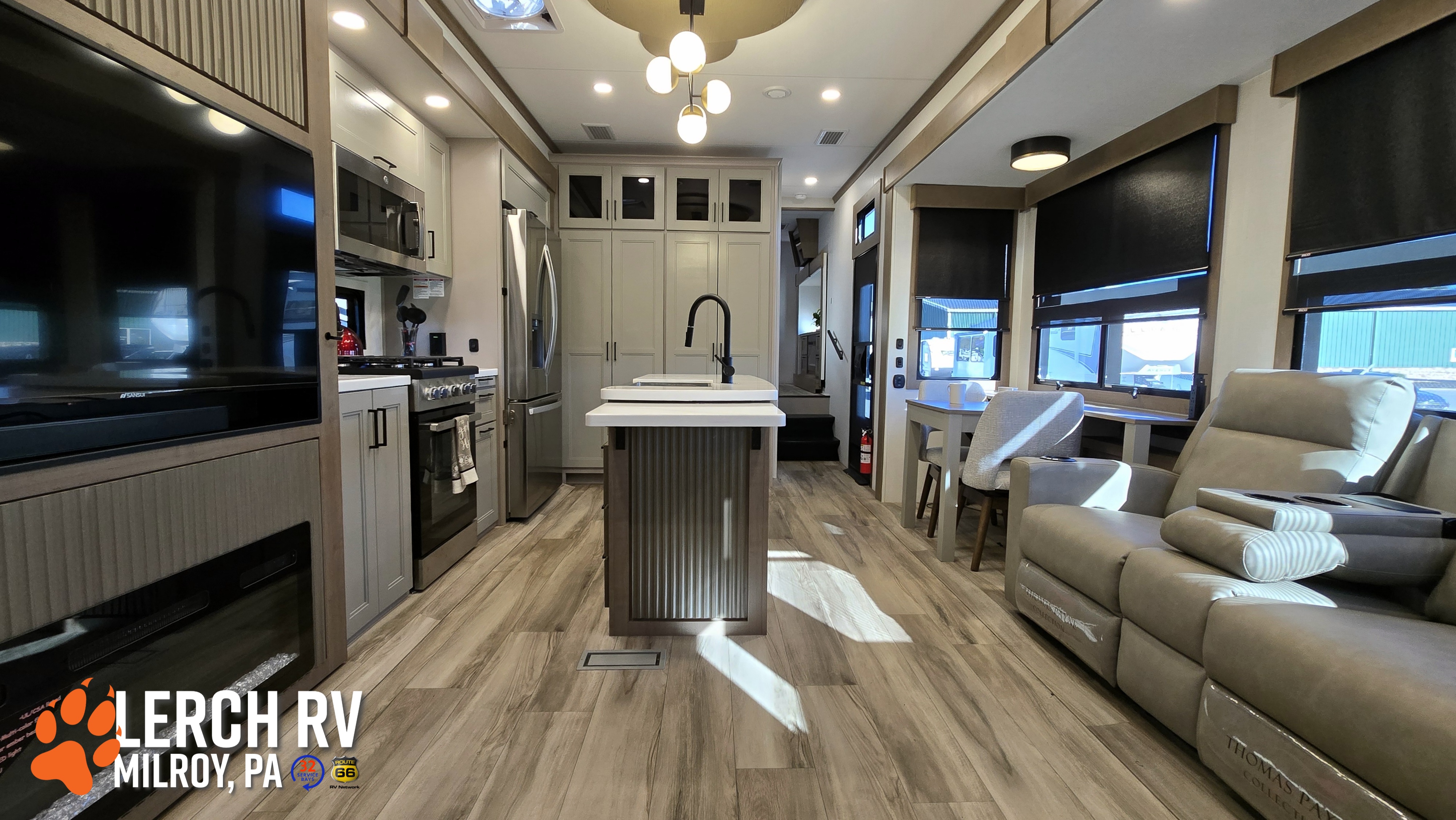 2027 KZ RV Durango Gold G366FBQ - Image 26