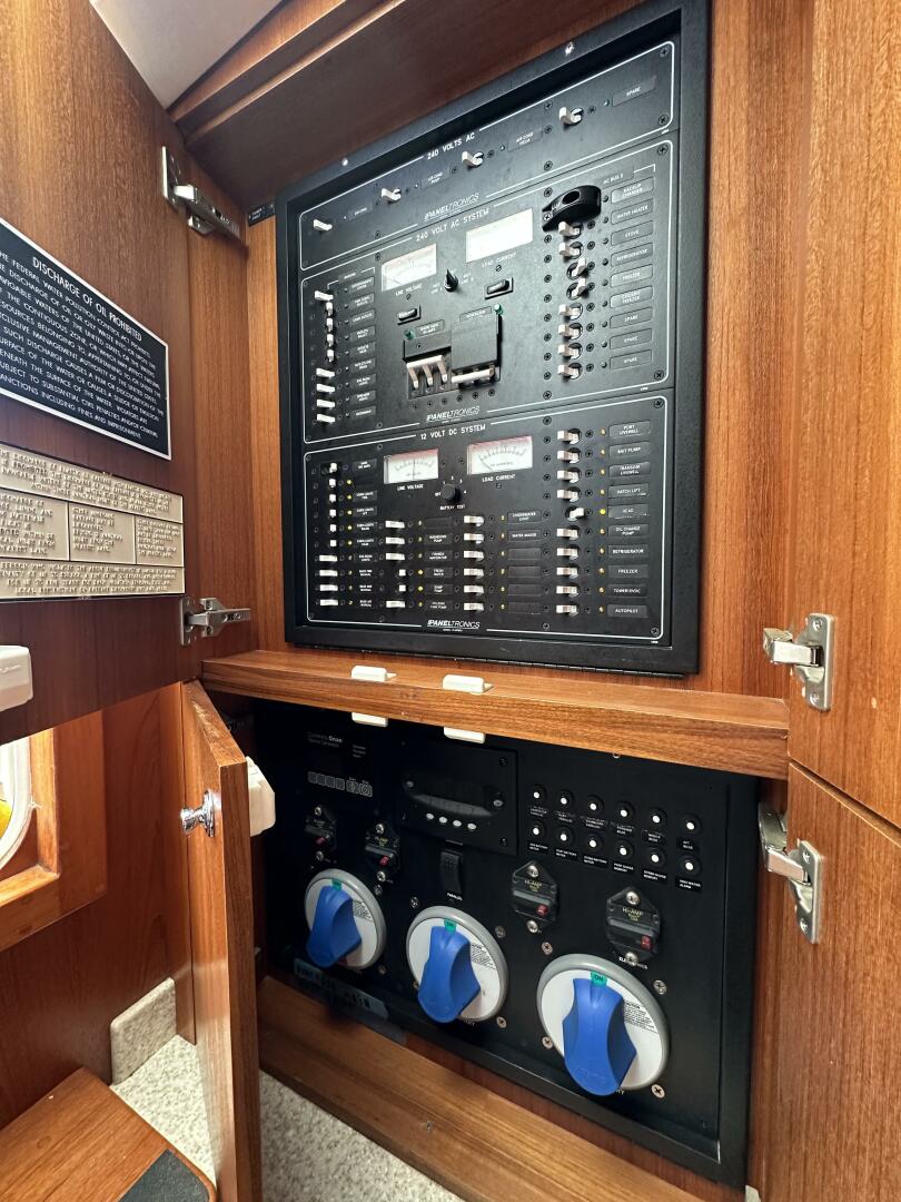 2007 Albemarle 360 Express - Image 14