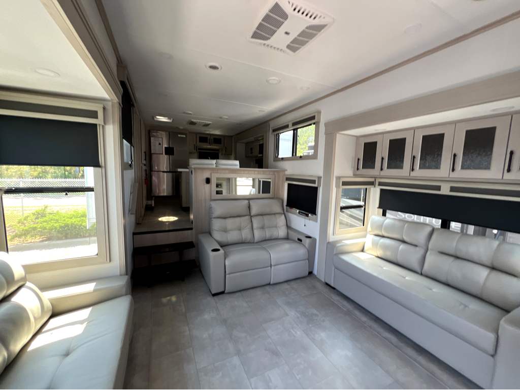 2026 GRAND DESIGN SOLITUDE 390RK - Image 7