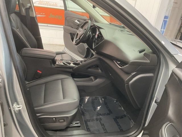 2023 Buick Envision Utility 4D Essence AWD - Image 28