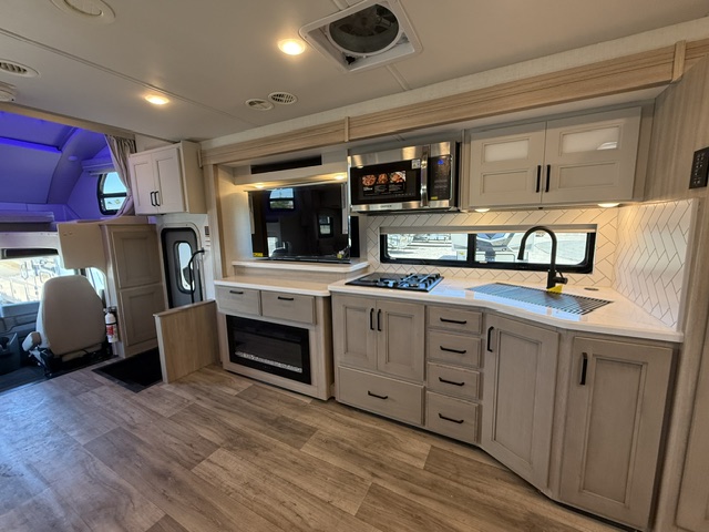 2027 Thor Motor Coach Inception 38DX - Image 9