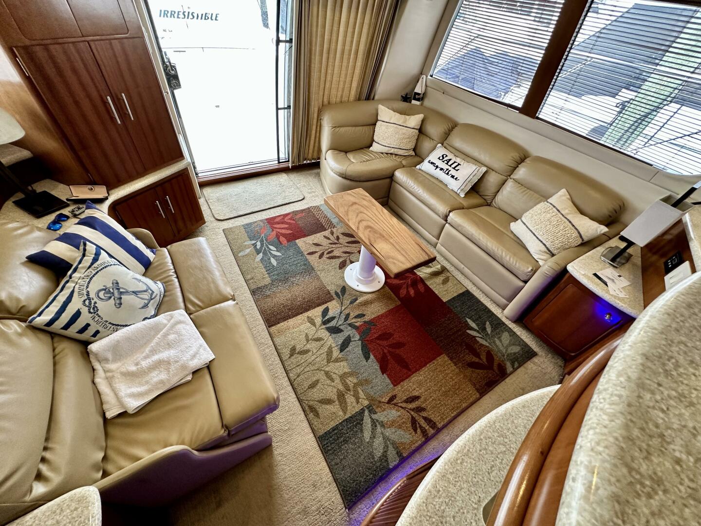 1999 Carver 450 Pilothouse - Image 32