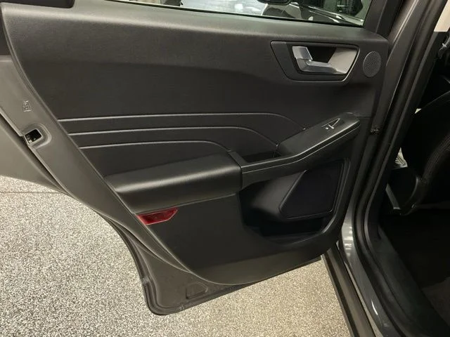 2022 Ford Escape Utility 4D Titanium AWD - Image 22
