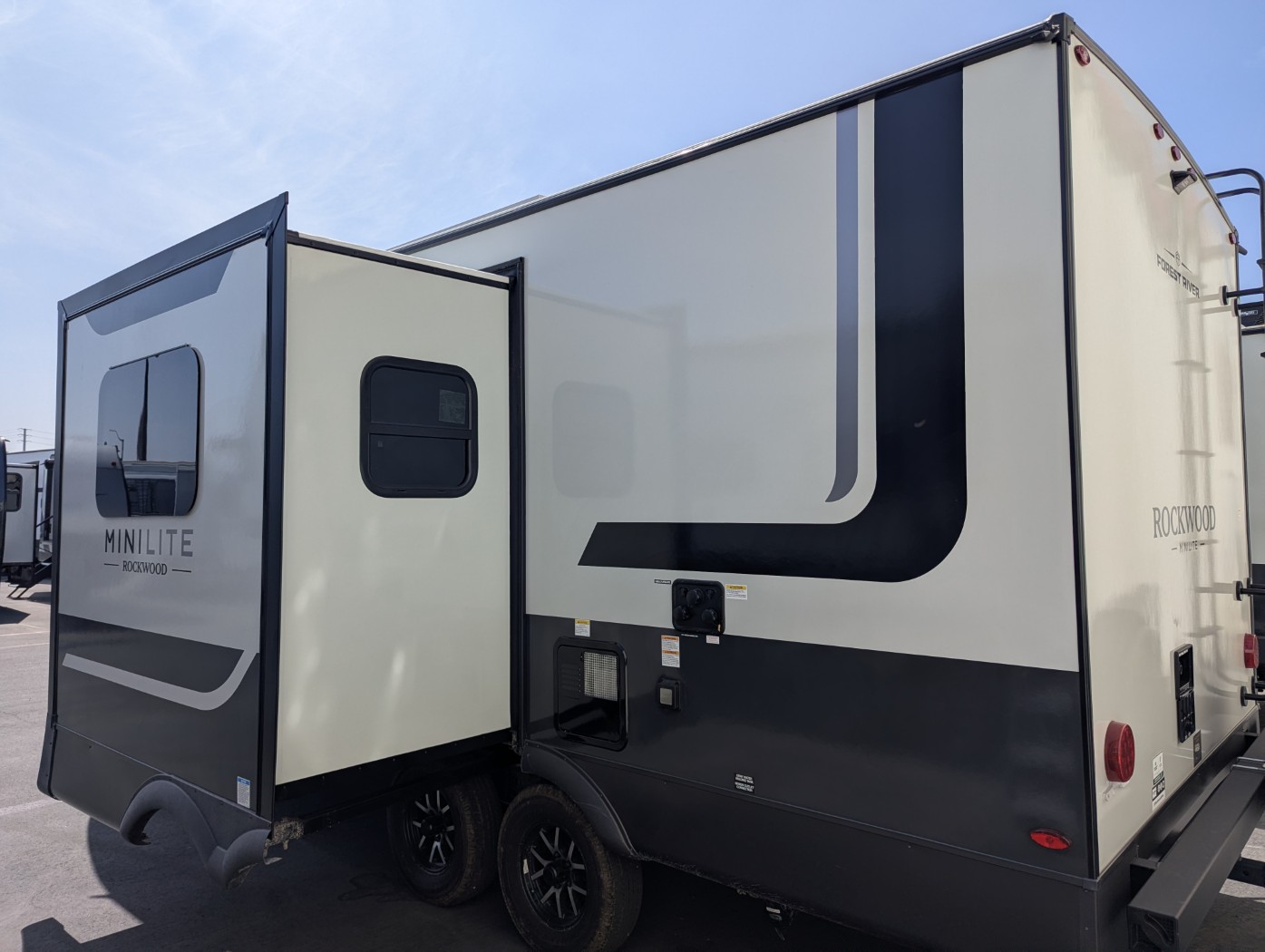 2026 Forest River Rockwood Mini Lite 2205S - Image 4