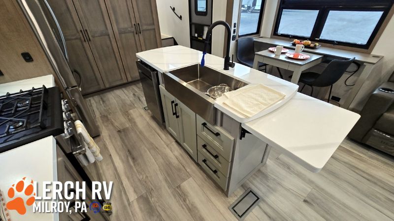 2026 KZ RV Durango Gold G384MSQ - Image 33
