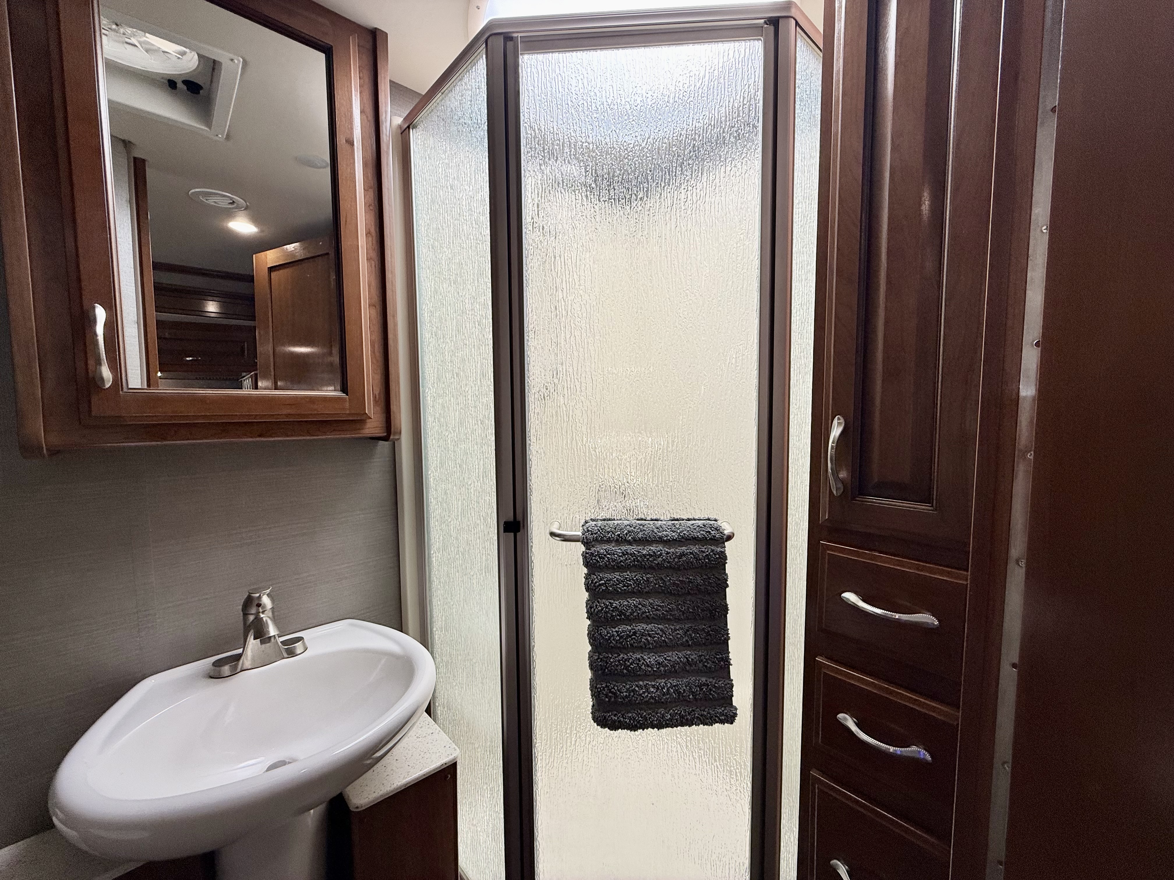 2018 Southwind 34C FULL BODY PAINT - Image 21