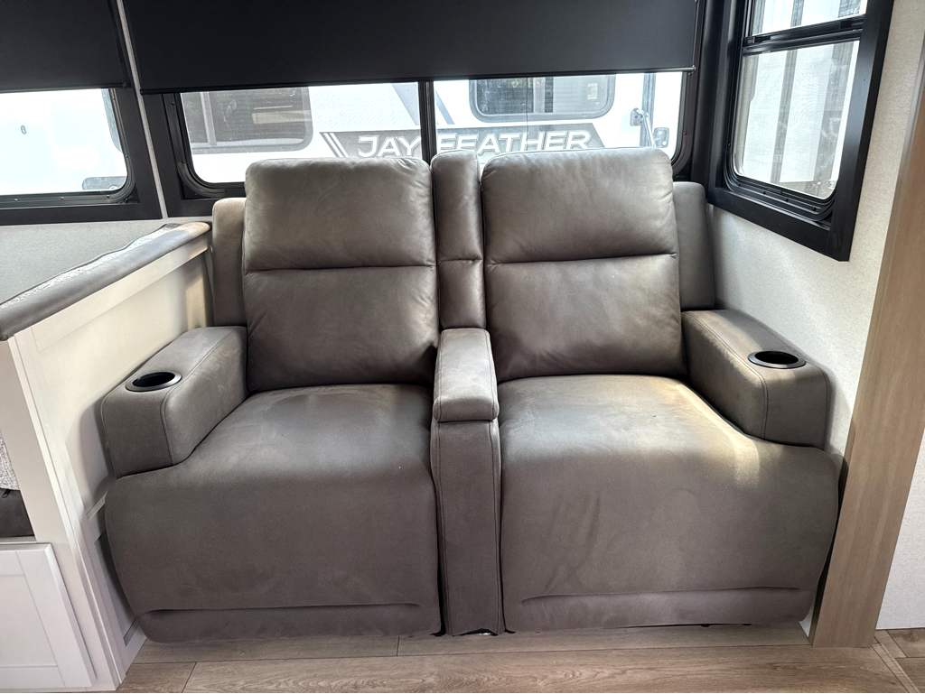 2027 JAYCO JAY FEATHER 27MK - Image 9