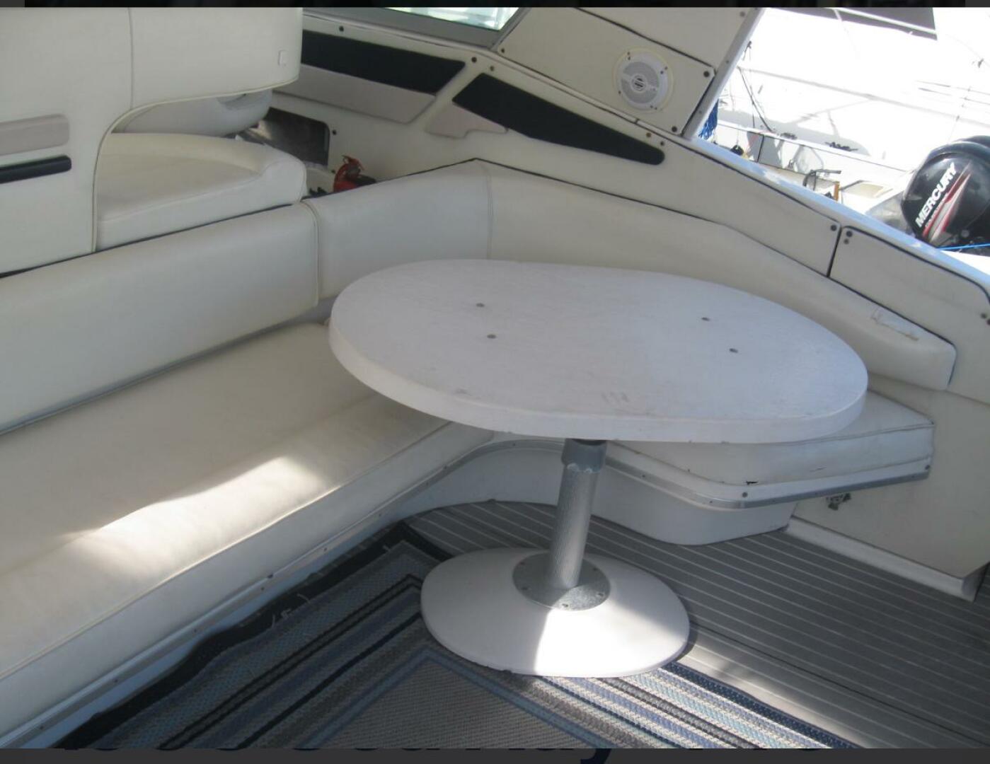 1993 Sea Ray 440 Sundancer - Image 10