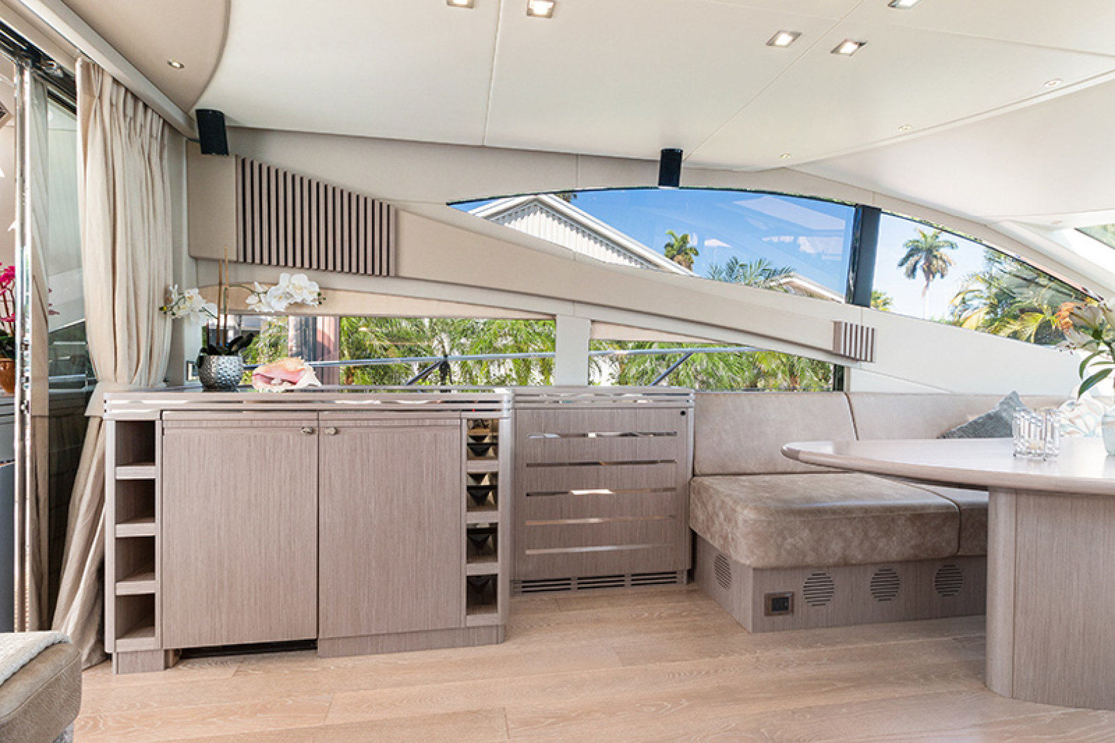 2015 Sunseeker Sport Yacht 68 - Image 5