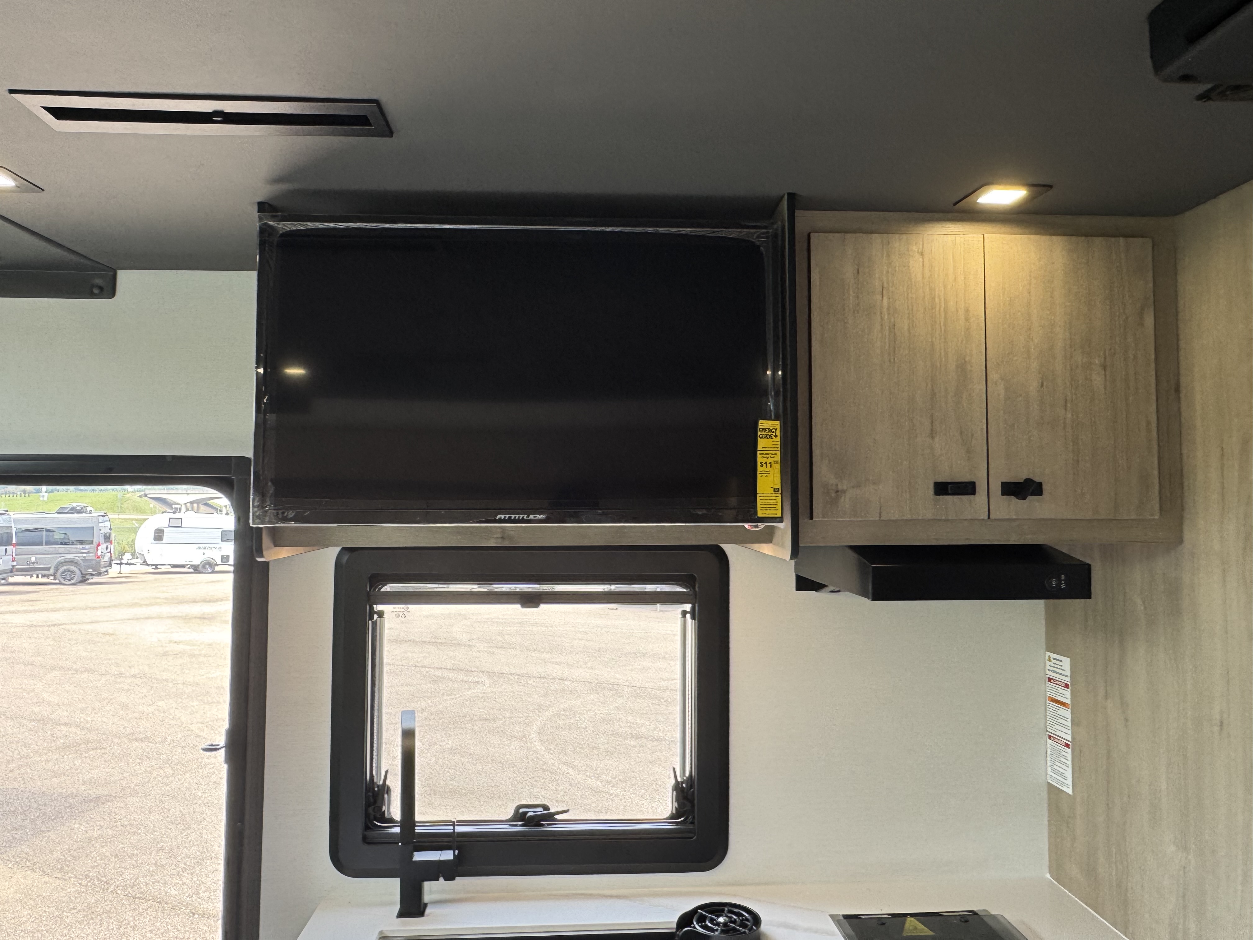 2027 Grand Design Lineage Series M 25FW - Image 20