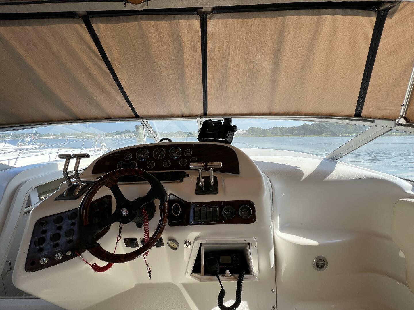 1998 Chris-Craft 320 Express Cruiser - Image 15