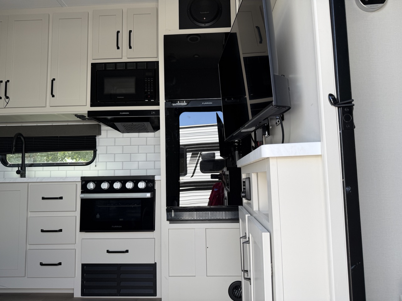 2026 Grand Design Momentum G-Class 23G - Image 3