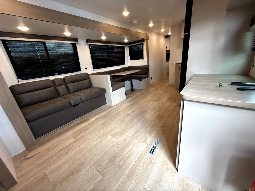 2027 JAYCO JAY FLIGHT 330TBS - Image 8