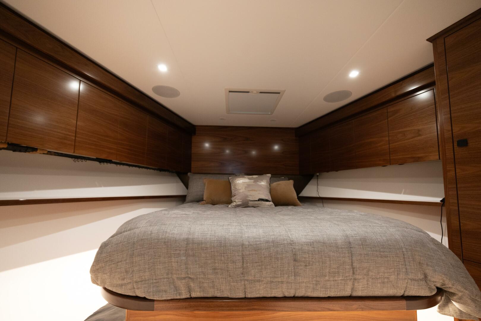 2025 Viking 82 Convertible - Image 26