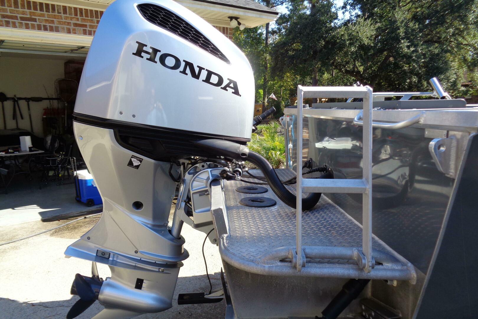 2022 Hewes 210 Sea Runner ET HT Base - Image 6