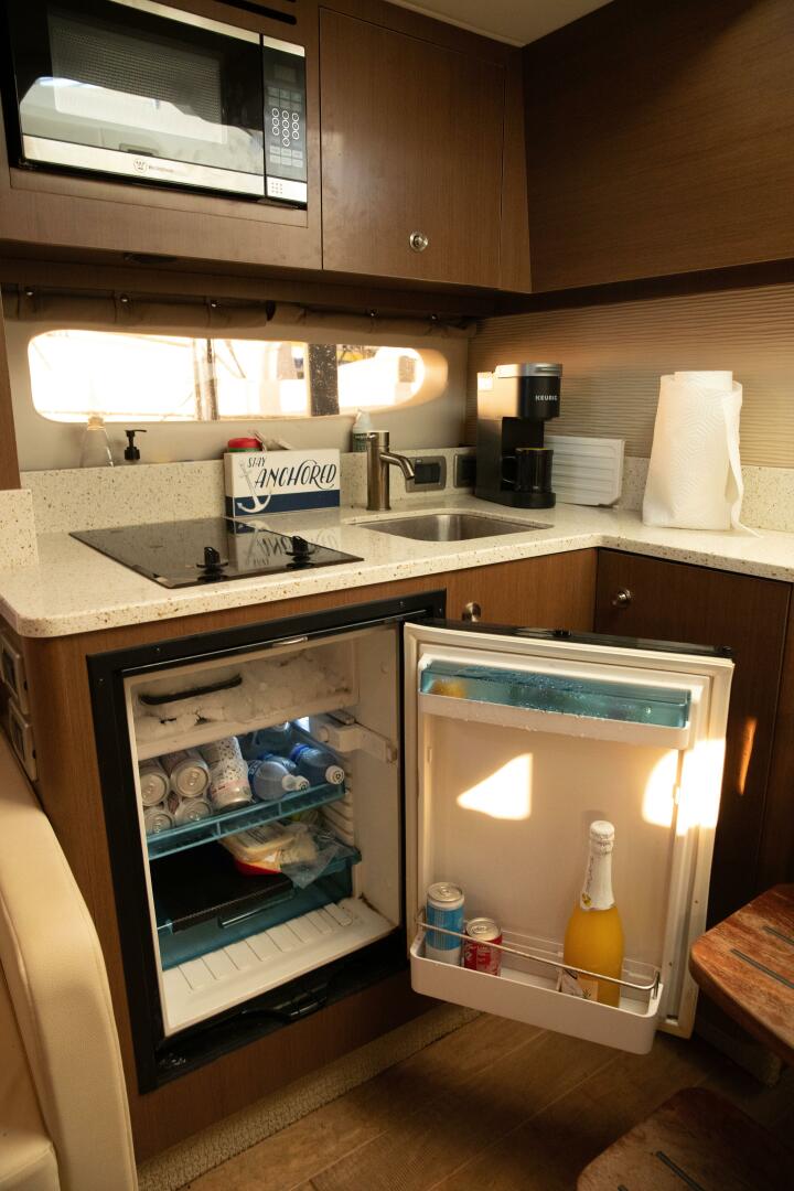 2016 Sea Ray Sundancer 350 - Image 110