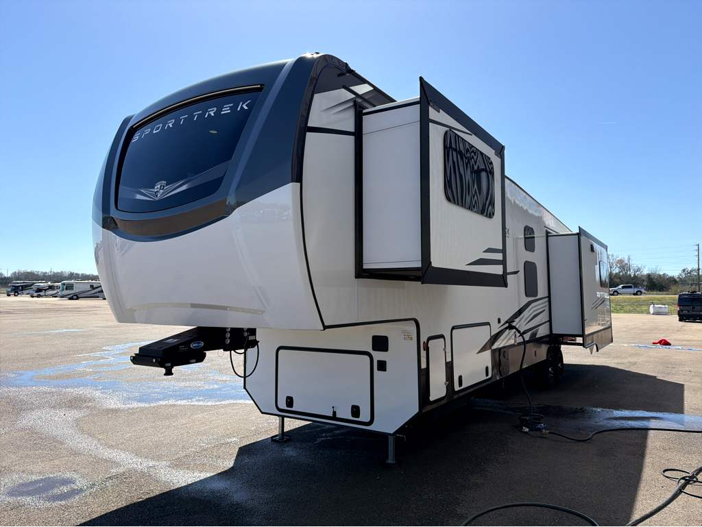 2026 VENTURE RV SPORTTREK 363VFR - Image 2