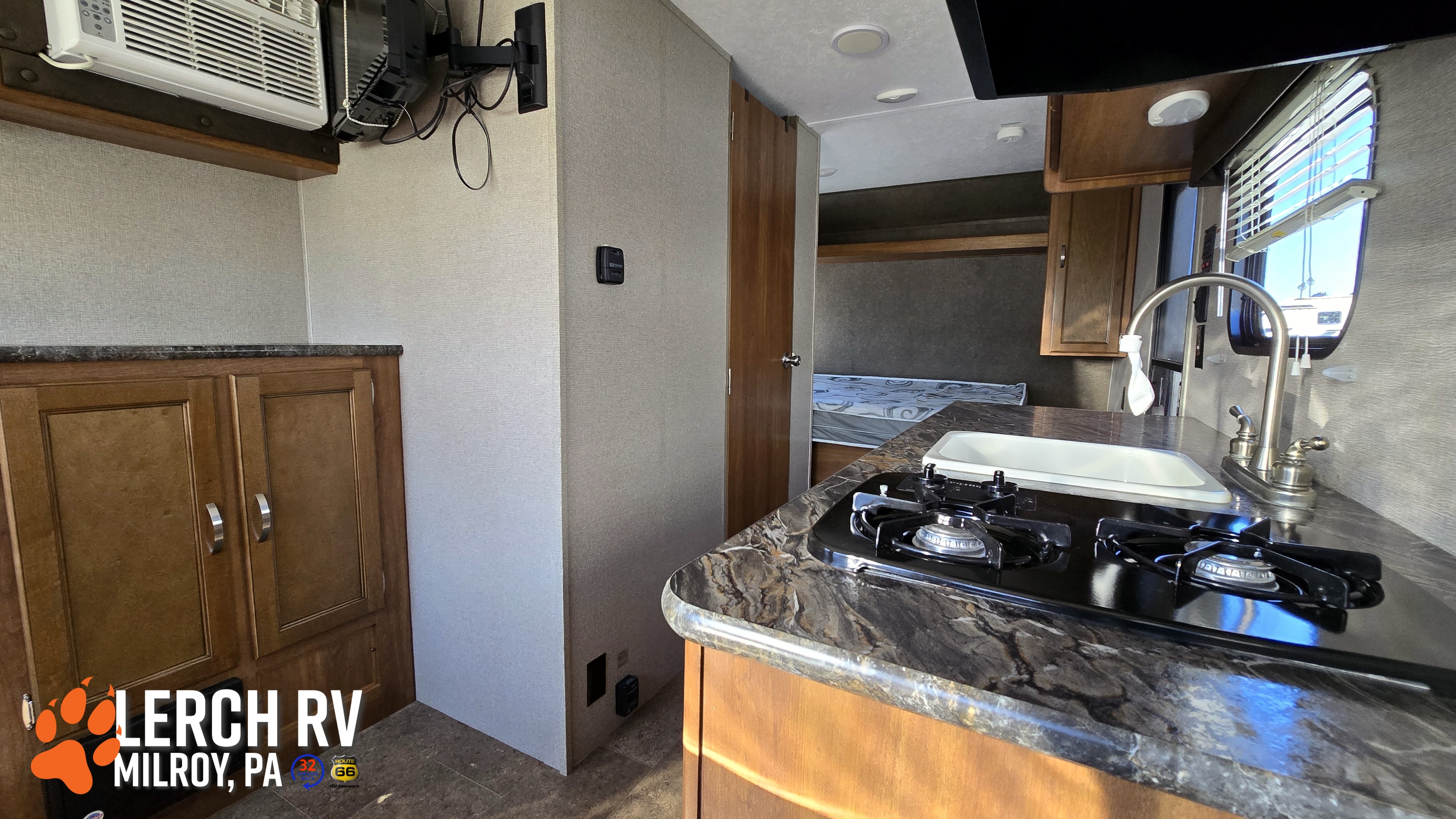 2018 Keystone Springdale Summerland Mini 1750RD - Image 12